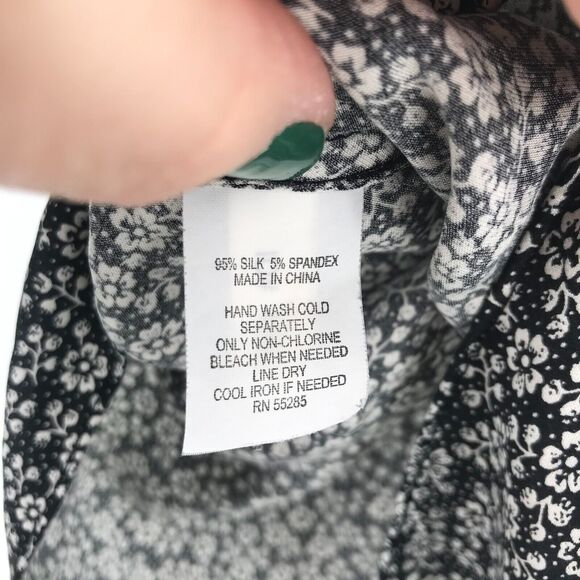 Express Design Studio Womens Medium Black White Ditzy Floral Silk V Neck Tie - Picture 5 of 13